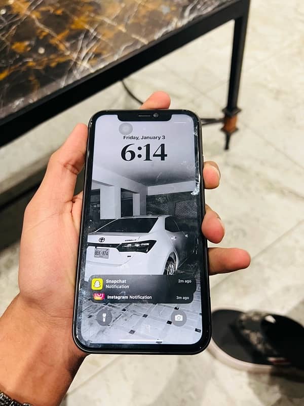 iPhone 11 3