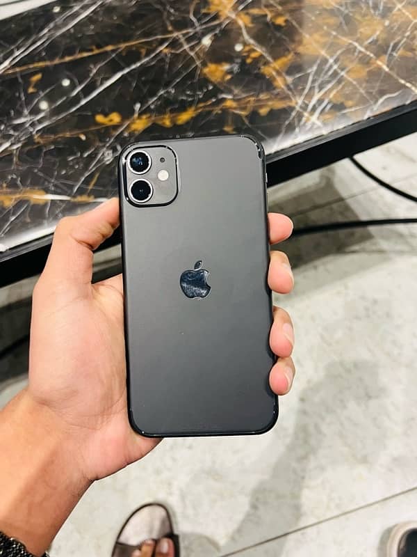 iPhone 11 4