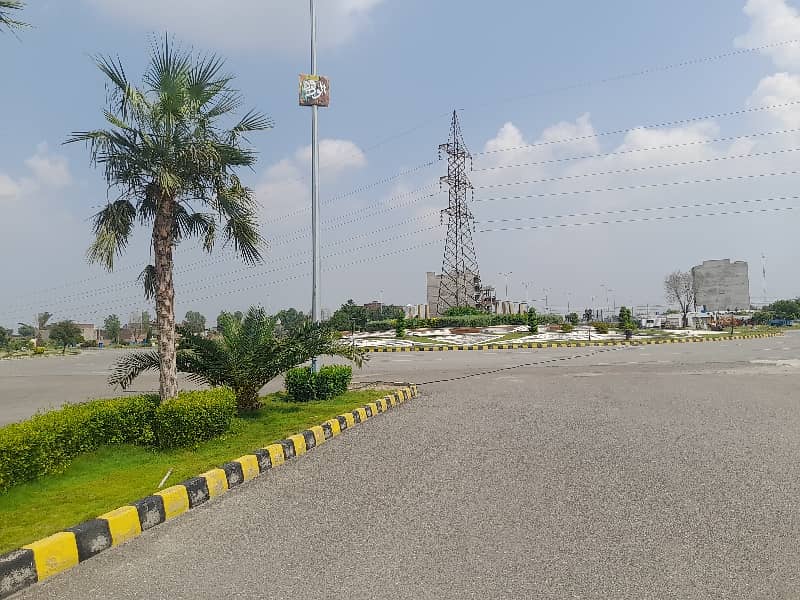 Investors Should sale This Prime Location Commercial Plot Located Ideally In Gujranwala Bypass 1