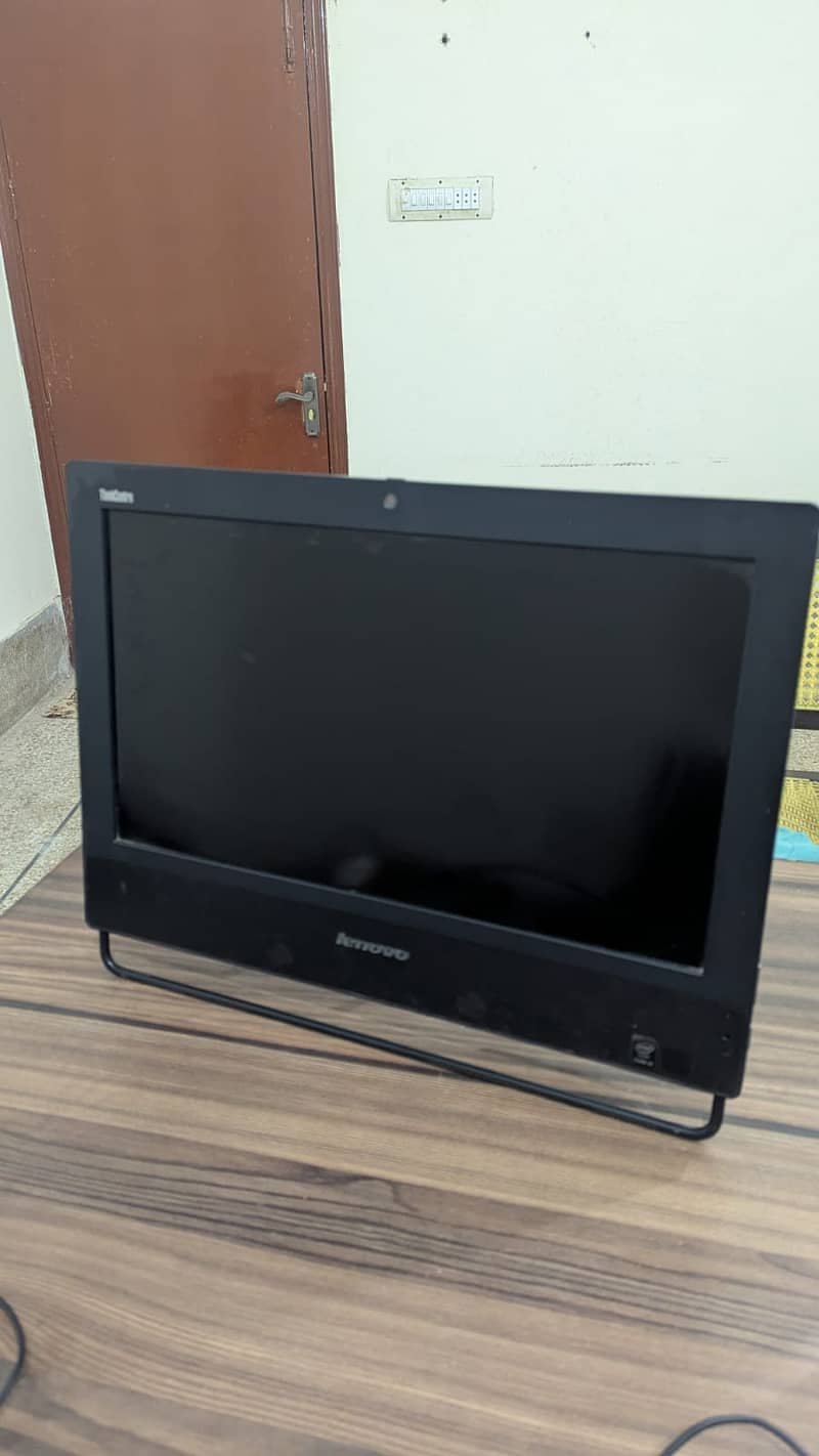 Lenovo 19"All in one Led i3 0