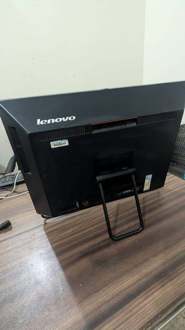 Lenovo 19"All in one Led i3 3