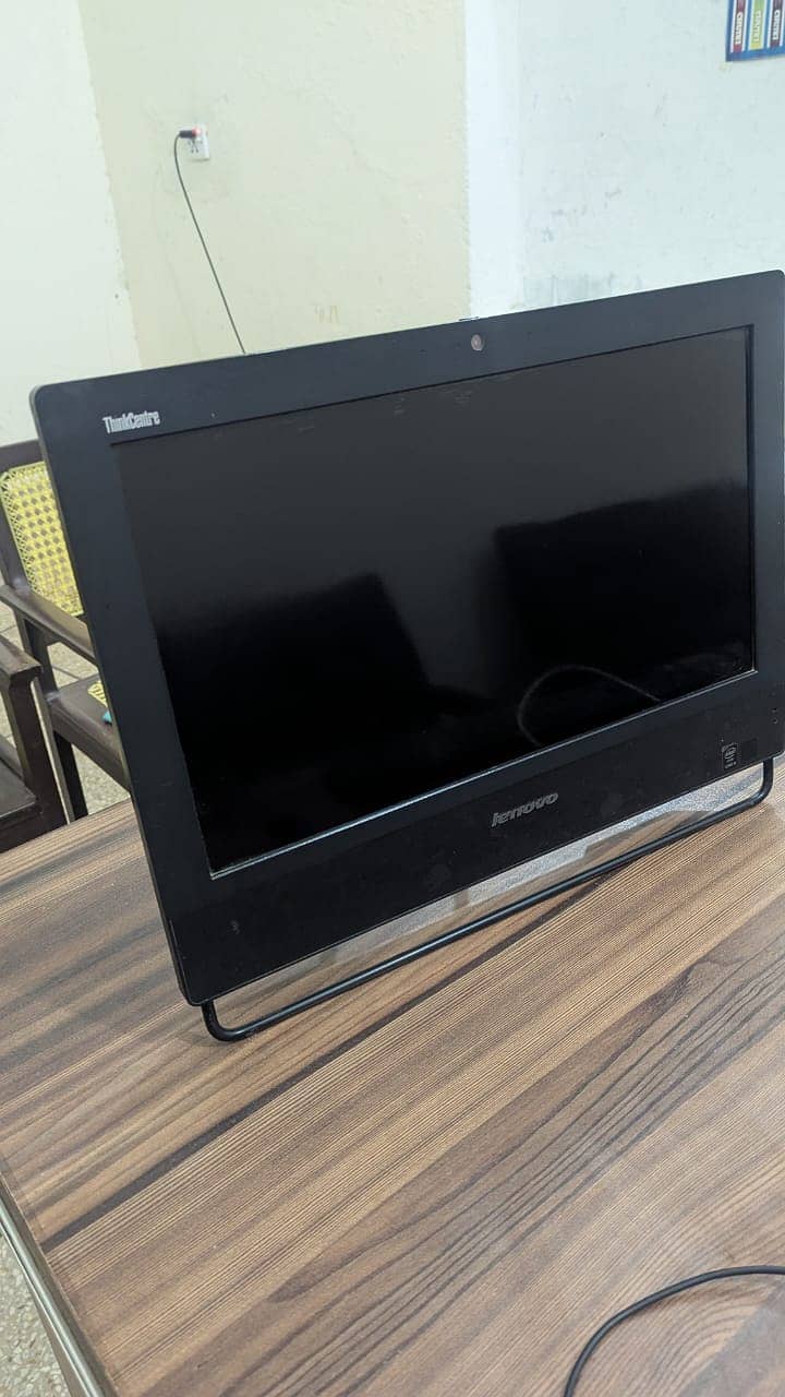 Lenovo 19"All in one Led i3 5