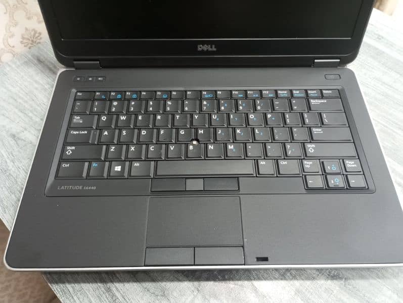 DEll LATITUDE E6440 2