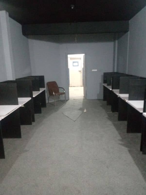 furnished room available for call center software houses etc 4