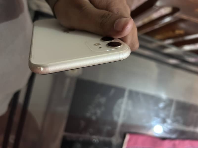 Used iPhone 11 4