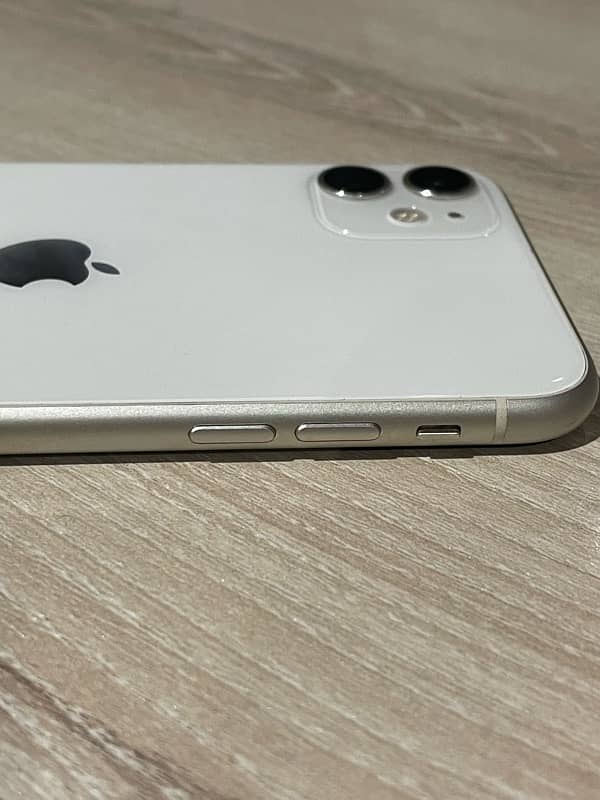 iPhone 11 - White, 64GB | Excellent Condition 0