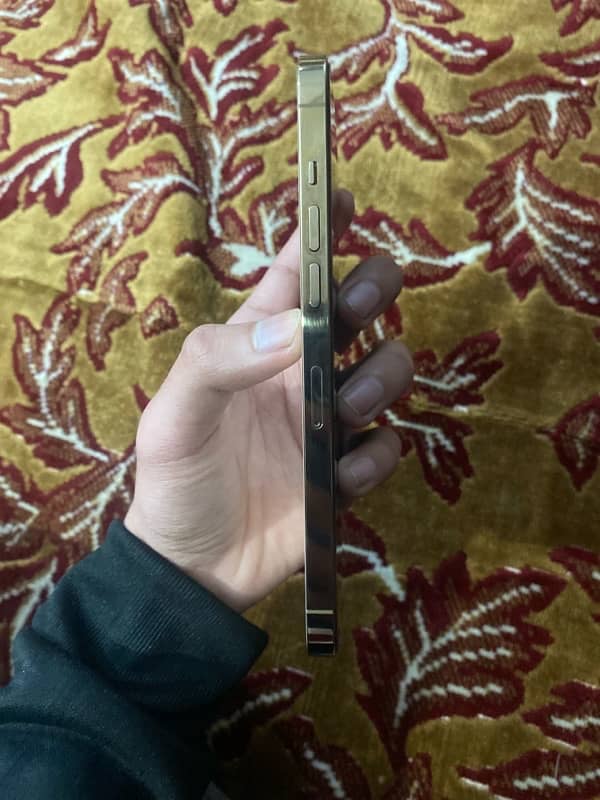 non pta i phone 12 pro max in 10/10 condition 0