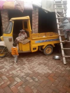 CNG loader rickshaw