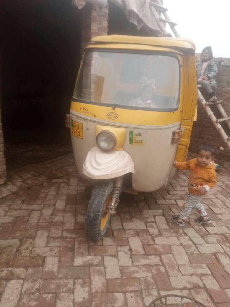 CNG loader rickshaw 1