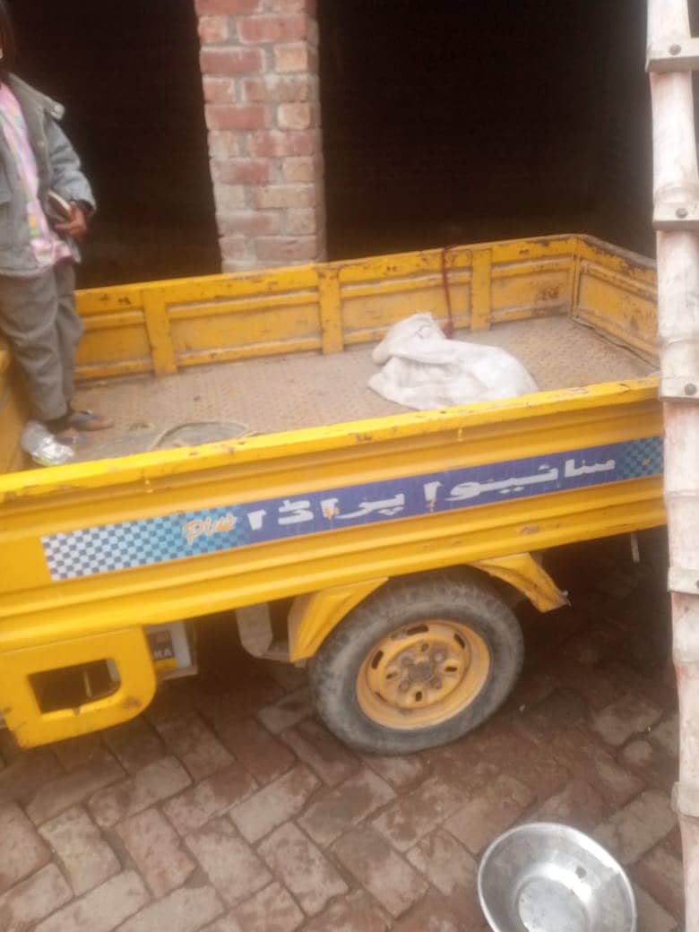 CNG loader rickshaw 4