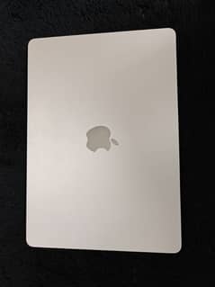 Macbook Air M2 Starlight in warranty