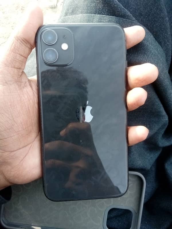 IPhone 11 in very good condition for sale. 1