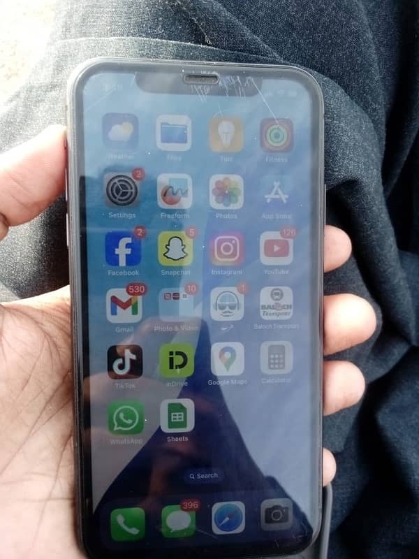 IPhone 11 in very good condition for sale. 6