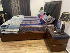 solid wood stylist bed set