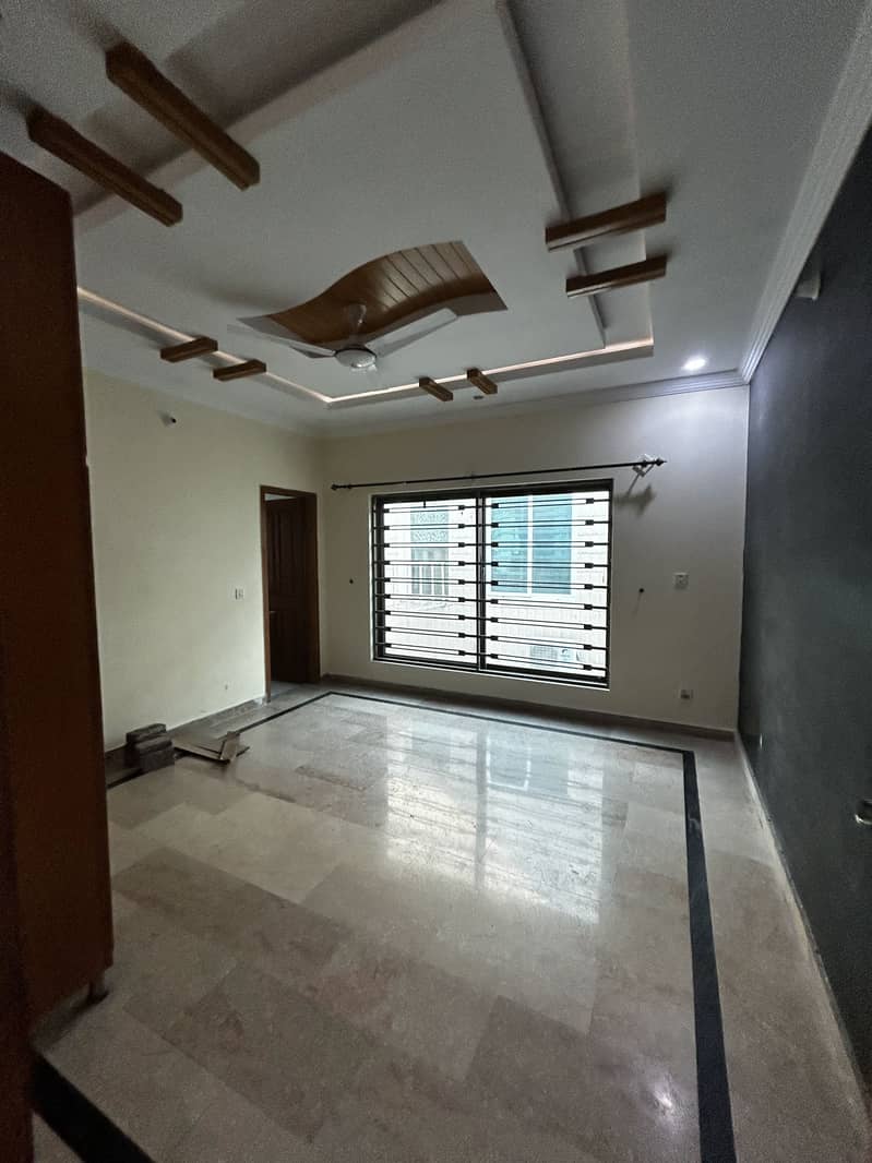 10 Marla Upper portion in Bahria Town Phase 7 Rawalpindi 4