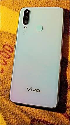 I'm selling my mobile phone vivo y17 open box