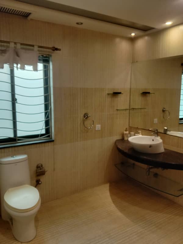 1Kanal New Styilsh Beautiful House For Sale DHA Phase 4 7