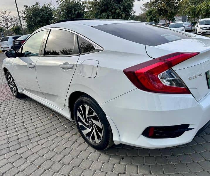 Honda Civic Oriel Model 2017 5