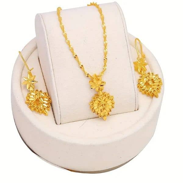 22K Golden Plated Jewelry Set, Leaf Design Earrings And Necklace 0