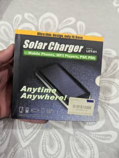 SOLAR CHARGER WITH 1000 MAH BATTERY