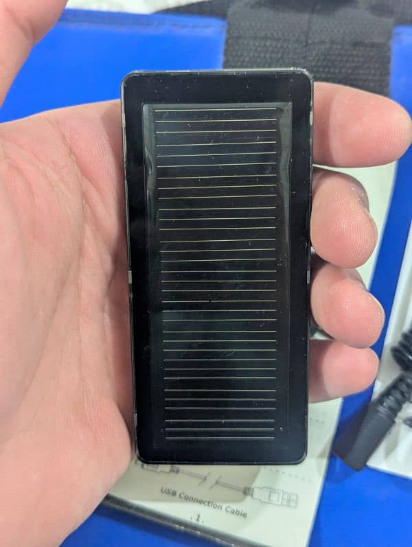 SOLAR CHARGER WITH 1000 MAH BATTERY 6