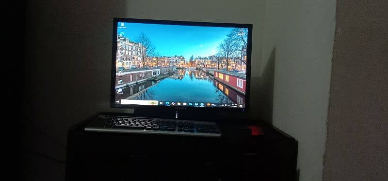 i3 4th gen full and graphic card  gta v running gaming pcwith lcd 1