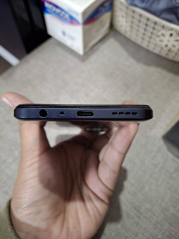 Realme 9 (8/128 gb) with complete box 10