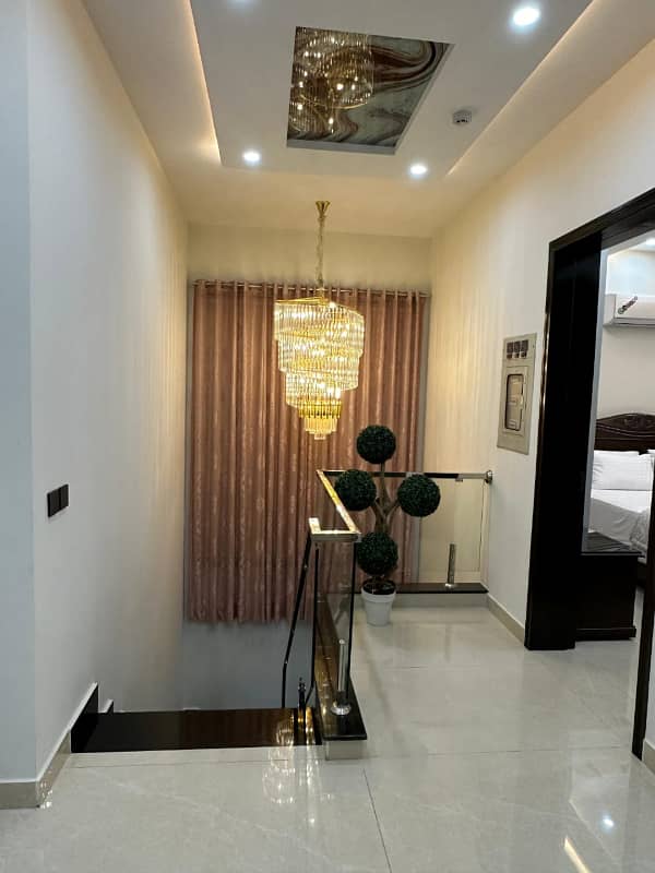 1Kanal Modern Luxuwer Beautiful House For Sale DHA Phase 3 near Y Block 17