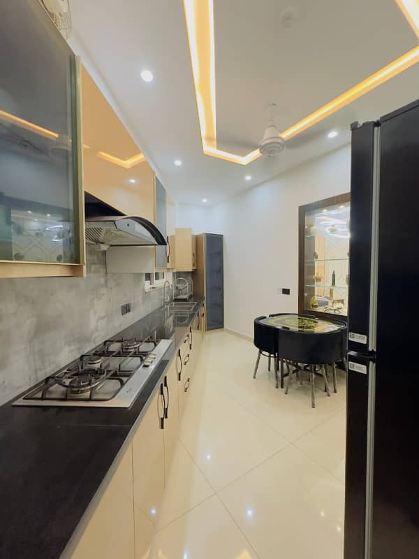 1Kanal Modern Luxuwer Beautiful House For Sale DHA Phase 3 near Y Block 20