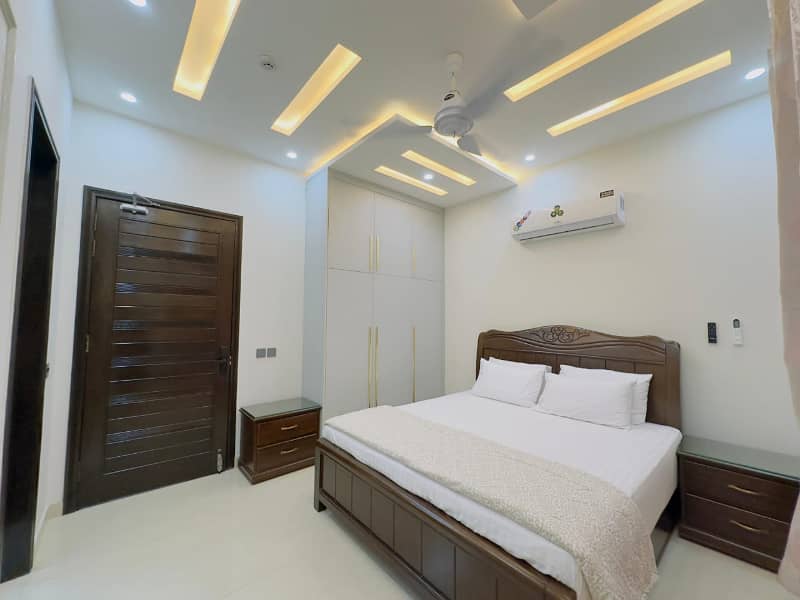 1Kanal Modern Luxuwer Beautiful House For Sale DHA Phase 3 near Y Block 25