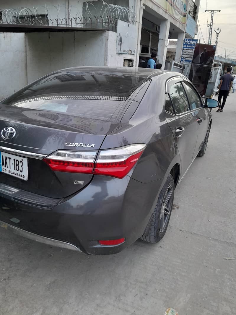 Toyota Corolla GLI 2018. Contact number 031/757/202/60. 3