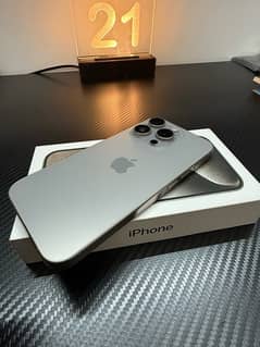 Iphone 15 pro Natural Titanium