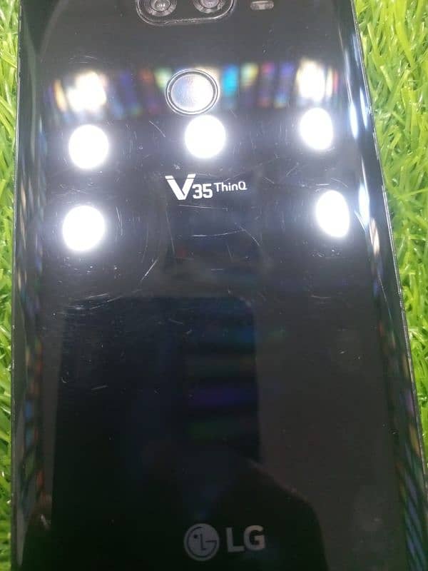 LG V35 Thinq 4