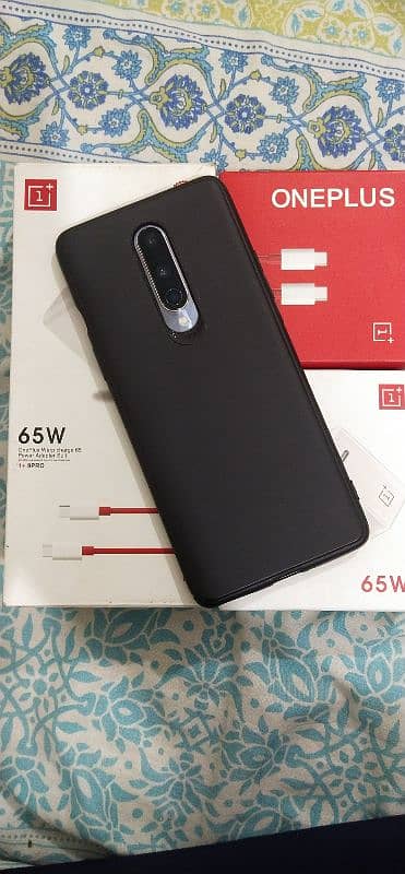 one plus dual sim Watar pack 1