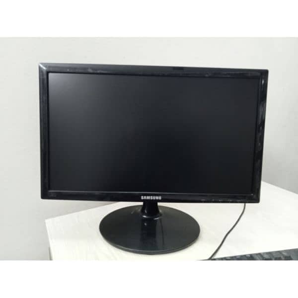 Samsung SyncMaster SA300 19" LED Monitor 1