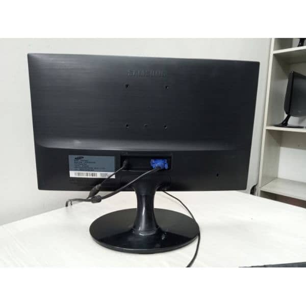 Samsung SyncMaster SA300 19" LED Monitor 2