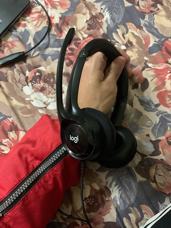 Logitech H390 Noise Cancelling headset 0