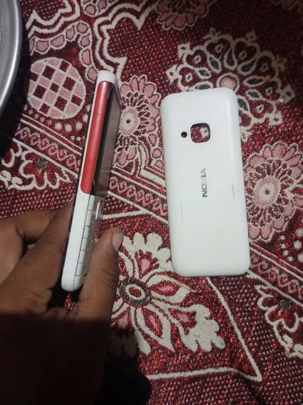 Nokia 5310 best mobile hai chalne mein theek hai final 3000 4