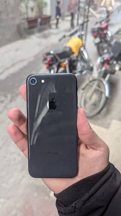 iphone 8 water pack true tone on sim chal Rahi ha non PTA health 92%