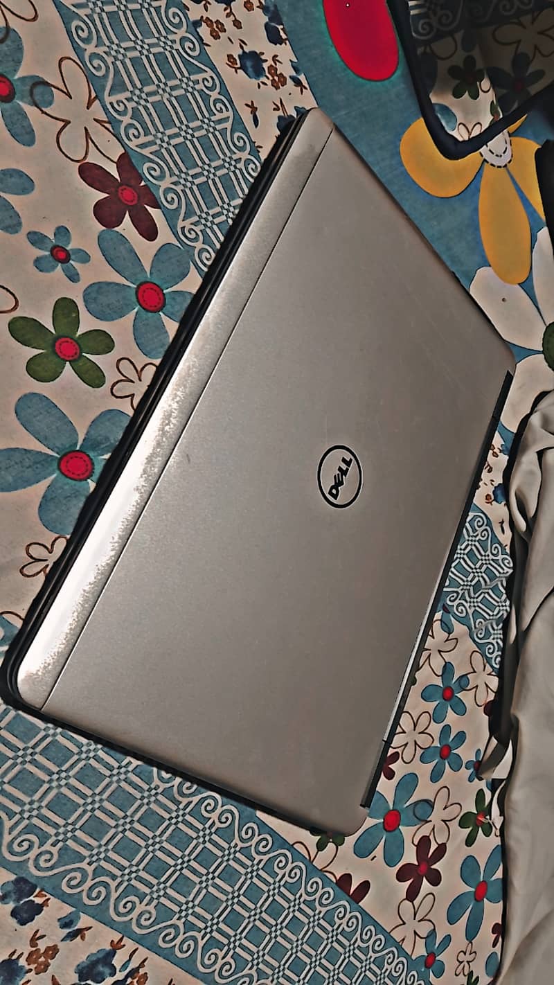 i5 4th gen | 8GB RAM | 160GB SSD | Dell Latitude E7240 | WITH CHARGER 1