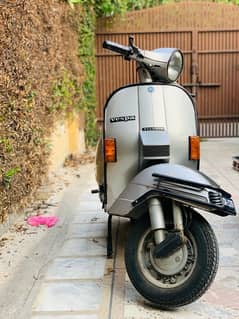 Vespa Vespa Vespa