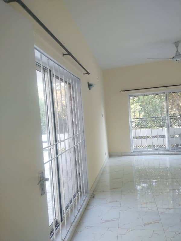 E 7 double story house tile floor for rent big taris 3