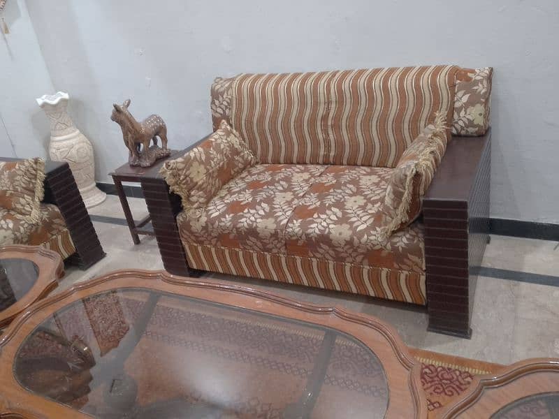 7 seater sofa and table 1