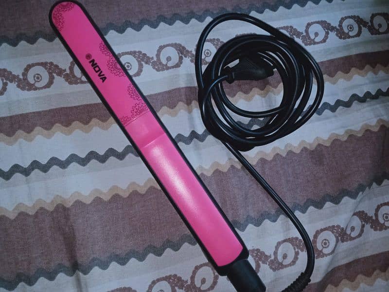 Nova Hair straightener 1