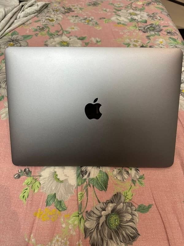 Macbook pro (13 inch 2018) 2