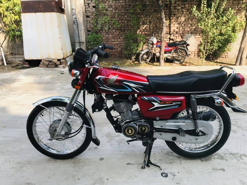 Honda CG 125. Red. Rs 207000 3