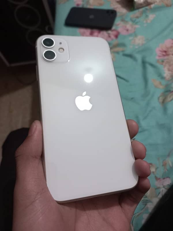 iphone 11 JV 10/10 conditon face id off 5