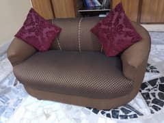 2 seter wooden sofa in excellent condition