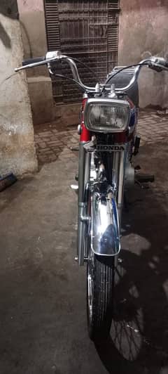 I am selling honda 125