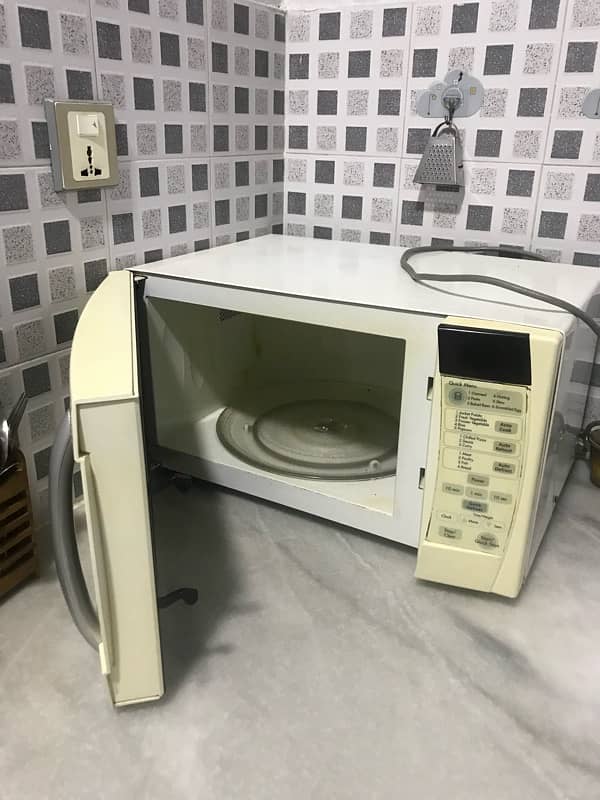 Microwave oven 2